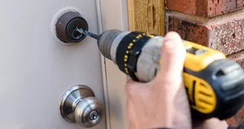 Security Locksmith Services Pearland, TX 281-914-4909 Security Locksmith Services Pearland, TX 281-914-4909 - 13-Key-Broke-In-Lock